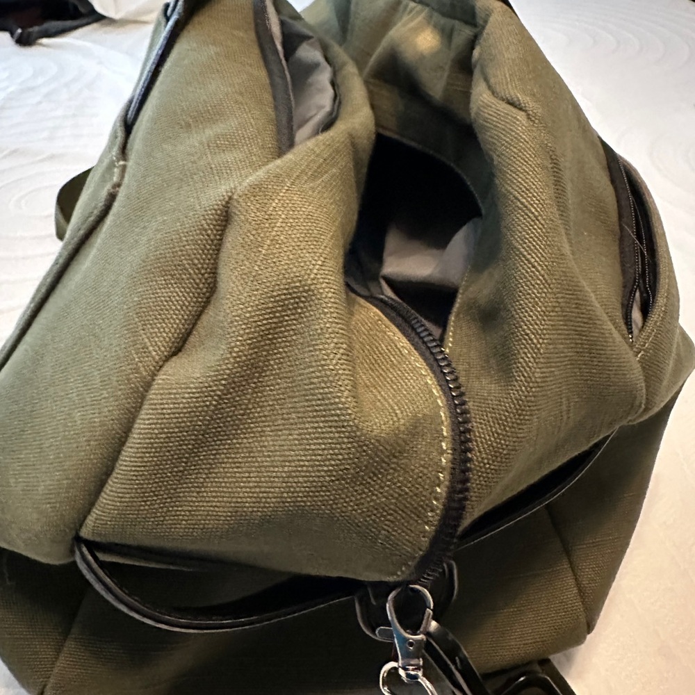 Away Everywhere Weekender Bag - Picture 2 of 8